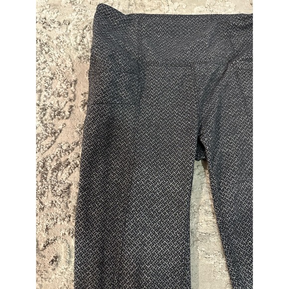 Athleta Metro Leggings Gray Criss Cross Pattern Sz. Small - Picture 9 of 9